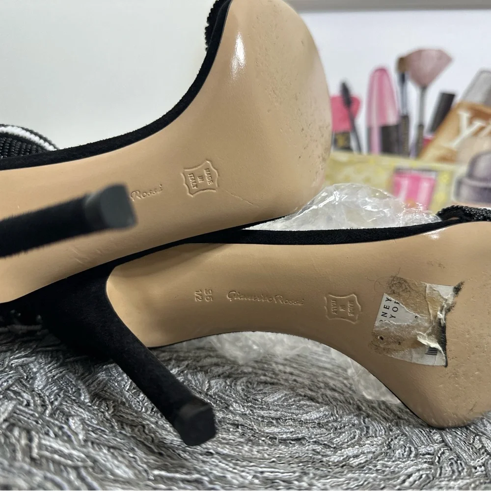 Gianvito Rossi Beaded And Suede heels. - Picture 7 of 14